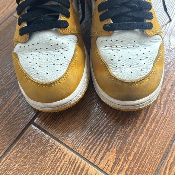 AIR JORDAN 1 RETRO HIGH OG “Rookie of the Year" - Picture 6 of 7